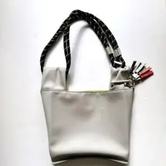 cheek ショルダーバッグ 中型