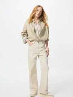 美品　ユニクロ　ワイド ストレート ジーンズ　24（61）ベージュ　ハイウエスト