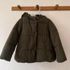 フード付きオリーブグリーンダウンコート