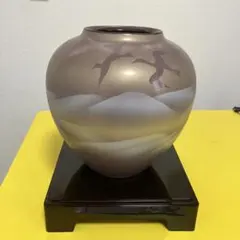 九谷焼　陶器製花瓶 鳥のシルエット台座付き