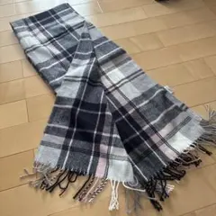 グレー系チェック柄マフラー
