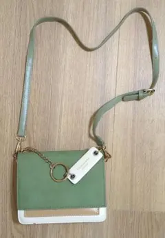 ショルダーバッグ　グリーン　ポーチ　鞄