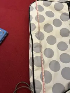 グレーのドット柄のレスポートサックのバッグ