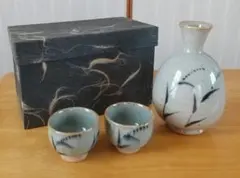 未使用】本錫製 酒器セット ちろり2客 お猪口5客 松彫刻 木箱入り 伝統