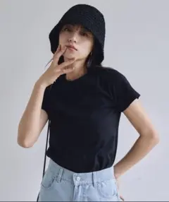 vannie u ヴァ二ーユー オーバルロゴTシャツ ブラックのサムネイル