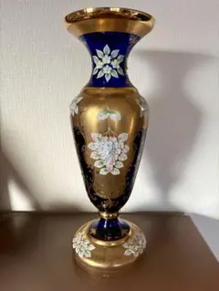 ボヘミアングラス　大きいサイズ　青と金の花瓶 花の装飾