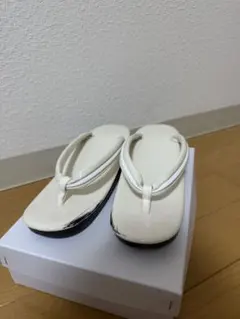 ホワイト草履 合成樹脂製 シンプルデザイン