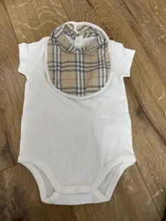 バーバリー　ロンパース　スタイ付き