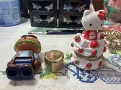 ハローキティ小物入れとフィギュアセット