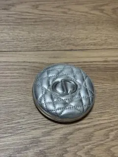 ディオールスキン フォーエヴァー グロウ ルミナイザー