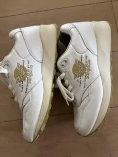 オニツカタイガー ホワイトスニーカー 24.5