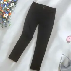 《UNIQLO》 ブラックスキニーデニム ウルトラストレッチジーンズ 26