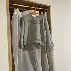 a.v.v 花刺繍 グレー トレーナー 140