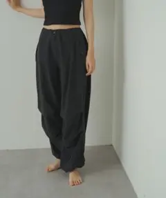 earthy 撥水パラシュートパンツのサムネイル
