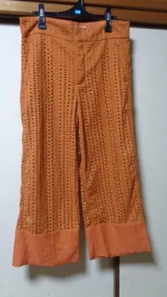 美品　ZARA　綿100％　透かし模様　クロップドパンツ　L～XLくらい