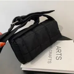 【残り僅か】 レディース　ショルダーバッグ　黒　韓国　キルティング　お洒落
