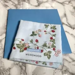 未使用　WEDGWOOD　（25×25）　いちご刺繍プリントハンカチタオル
