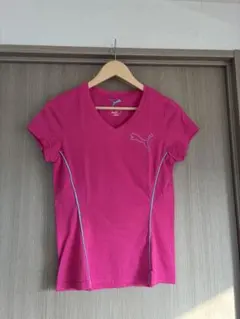 Puma ピンク Vネック TシャツＭ