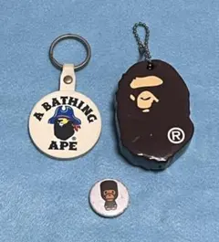 激レア！a bathing ape × kaws キーホルダー 激レア！a bathing ape × kaws キーホルダー