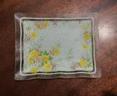フローラルデザイン ガラス皿 約11cm x 14cm 昭和レトロ