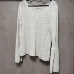 Discoat アイボリー Vネック セーター