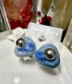 青クリップ式イヤリング