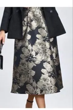 SHEIN 花柄フレアスカート Aライン ミモレ丈 Mサイズのサムネイル