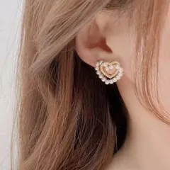 SHEIN パール　ラインストーン　ハート　スタッドピアス　ゴールドのサムネイル