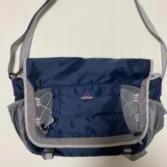 adidas スポーツショルダーバッグ　メッセンジャーバッグ　ネイビー/グレー