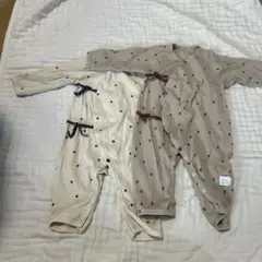 ベージュ 星と月柄ロンパース　2着セット