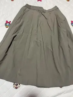 ユニクロ ギャザーフレアスカート Sサイズ カーキ ほぼ新品