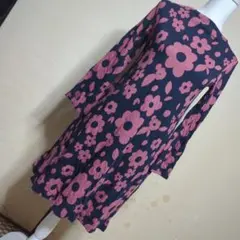 ホコモモラ　フラワープリント　リバティ　花柄　カットソーワンピース　紺✕ピンク