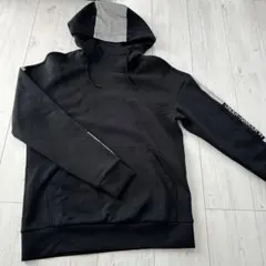 UNDER ARMOUR フード付きパーカー 黒/グレー