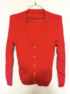 レディースニット　カーディガン　金ボタン　長袖　レッド　未使用