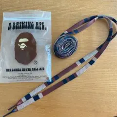 シューレース スニーカー