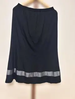 ミゼール　ブラック フレアロングスカート 裾ライン