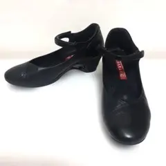 aravon アラヴォン ウォーキングストラップパンプス 黒 23cmのサムネイル