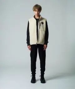 ダルタンボナパルト スワロスキー ダウンベスト シルバー 50 - メルカリ