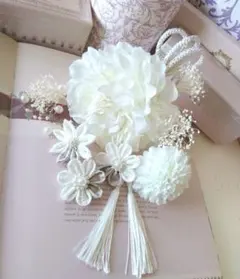 つまみ細工の髪飾り　成人式髪飾り　卒業式髪飾り　和装成髪飾り