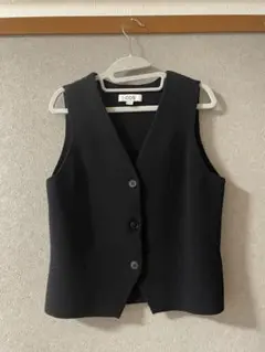 スタニング 黒いノースリーブベスト | Mercari