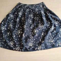 LAURA ASHLEYお上品なネイビー花柄 フレアスカート ひざ丈9号#263