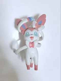 ポケモン一番くじ F賞 街歩きちらりんフレンズ ニンフィア - メルカリ