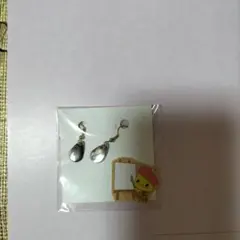 シルバードロップ型ピアス