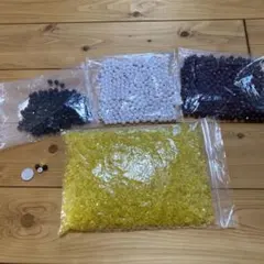 ビーズ クリアイエロー　ホワイト　ブラウン　ブラック4色セット　まとめ売り