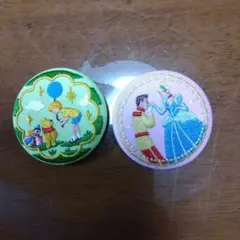 ディズニー刺繍缶バッチ　プーさん＆シンデレラ