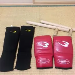 空手 防具 赤 足首ガード 黒 木製棒付き