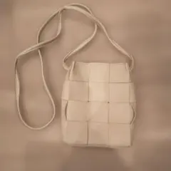 オフホワイトレザー編み込みショルダーバッグ