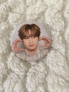 INI XQUARE MASTERPIECE許豊凡缶バッジ