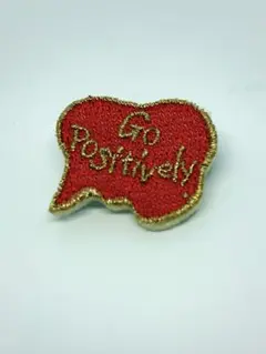 エルム　吹き出し　Go Positively 刺繍ブローチ