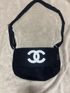 CHANEL ブラック ショルダーバッグ - メルカリ